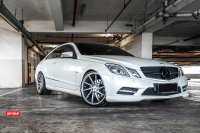   Vossen: Mercedes E-Class   Vossen VPS-310T